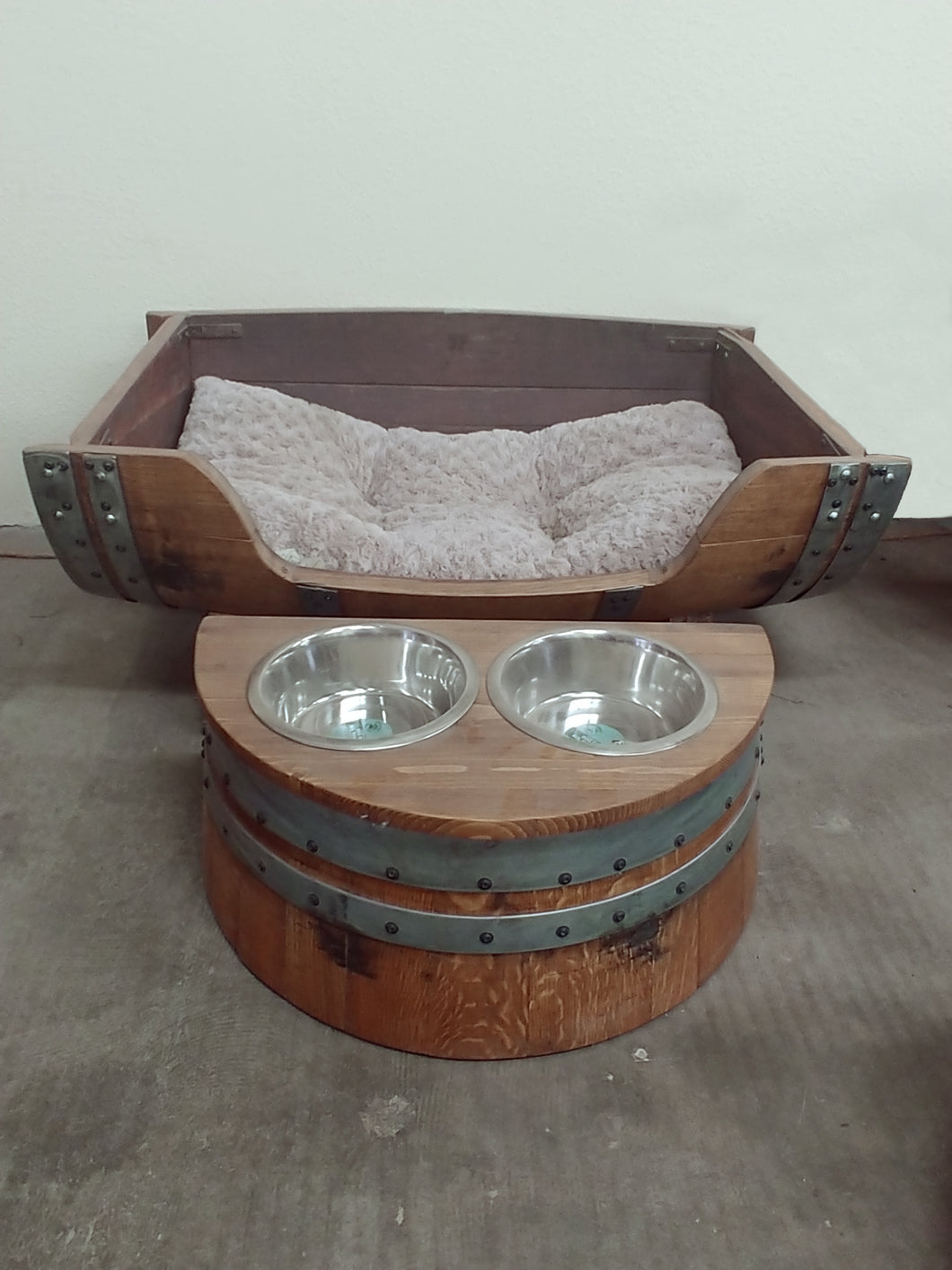 Wine Barrel Horizontal Dog Bed for Medium to Large Dogs and Raised Feeder